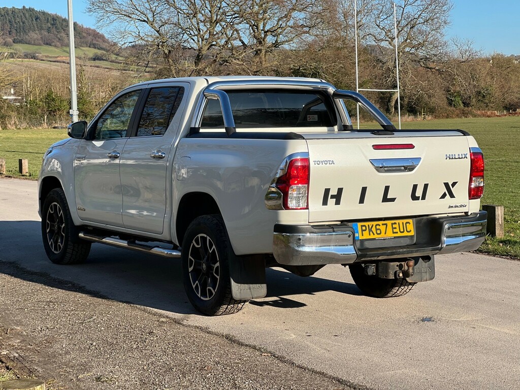 Toyota HILUX Invincible X 4Wd D-4d Dcb White #4