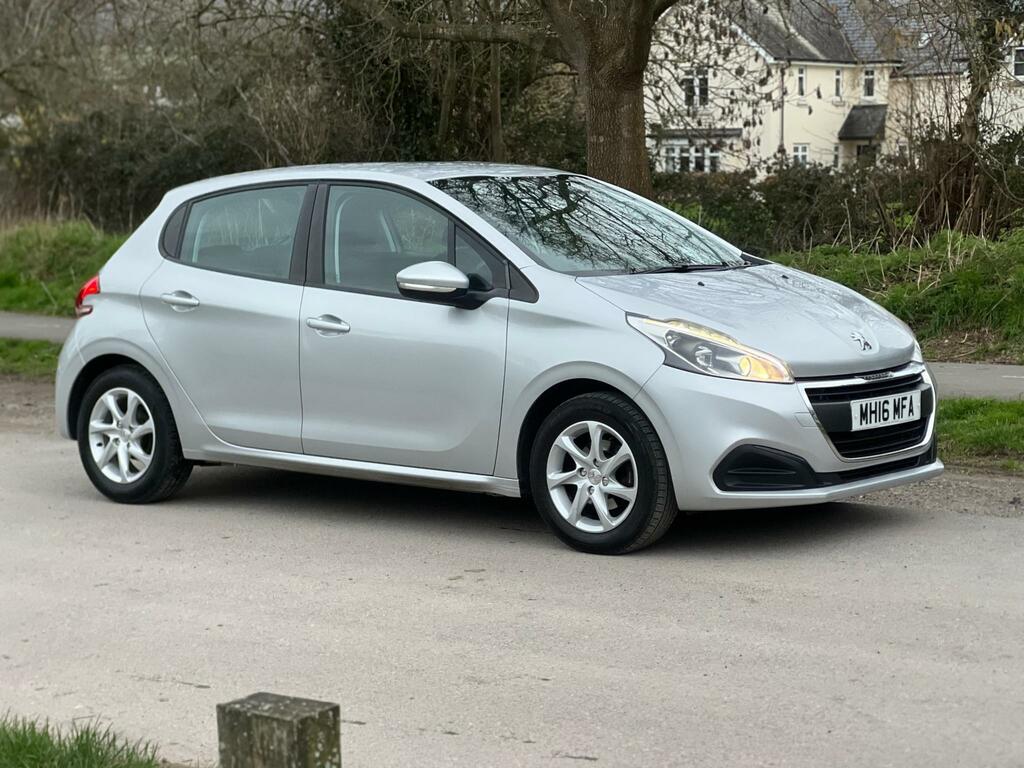 Peugeot 208 Active Silver