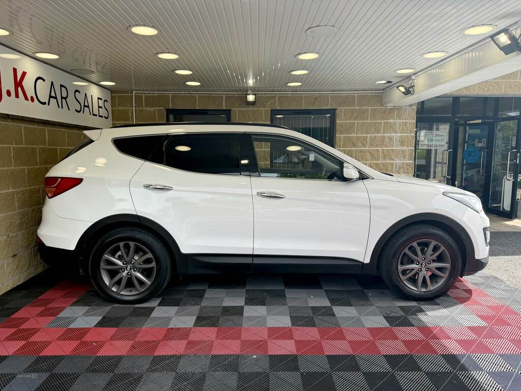 Hyundai Santa Fe 2.2 Crdi Premium 7 Seats AK13HBG White #3