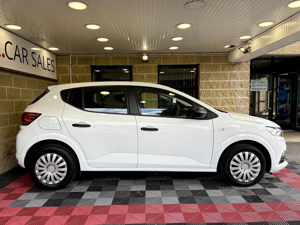 Dacia Sandero 1.0 Tce Essential PXZ6129 White #3