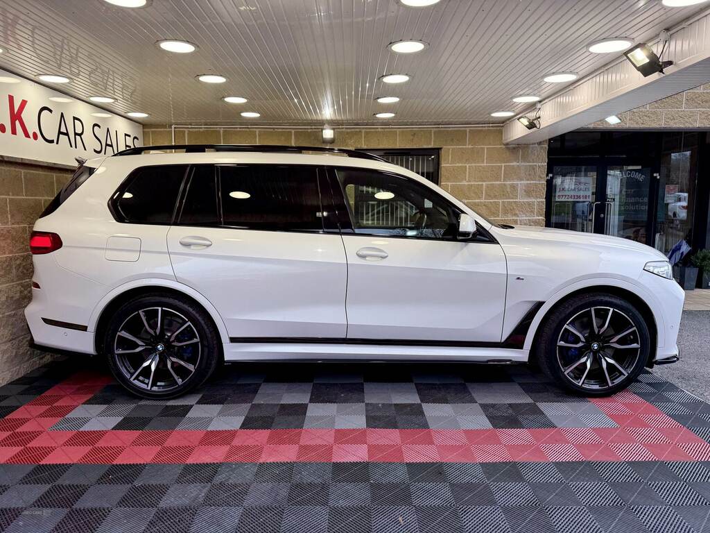 BMW X7 Xdrive30d M Sport Step DYZ7139 White #3