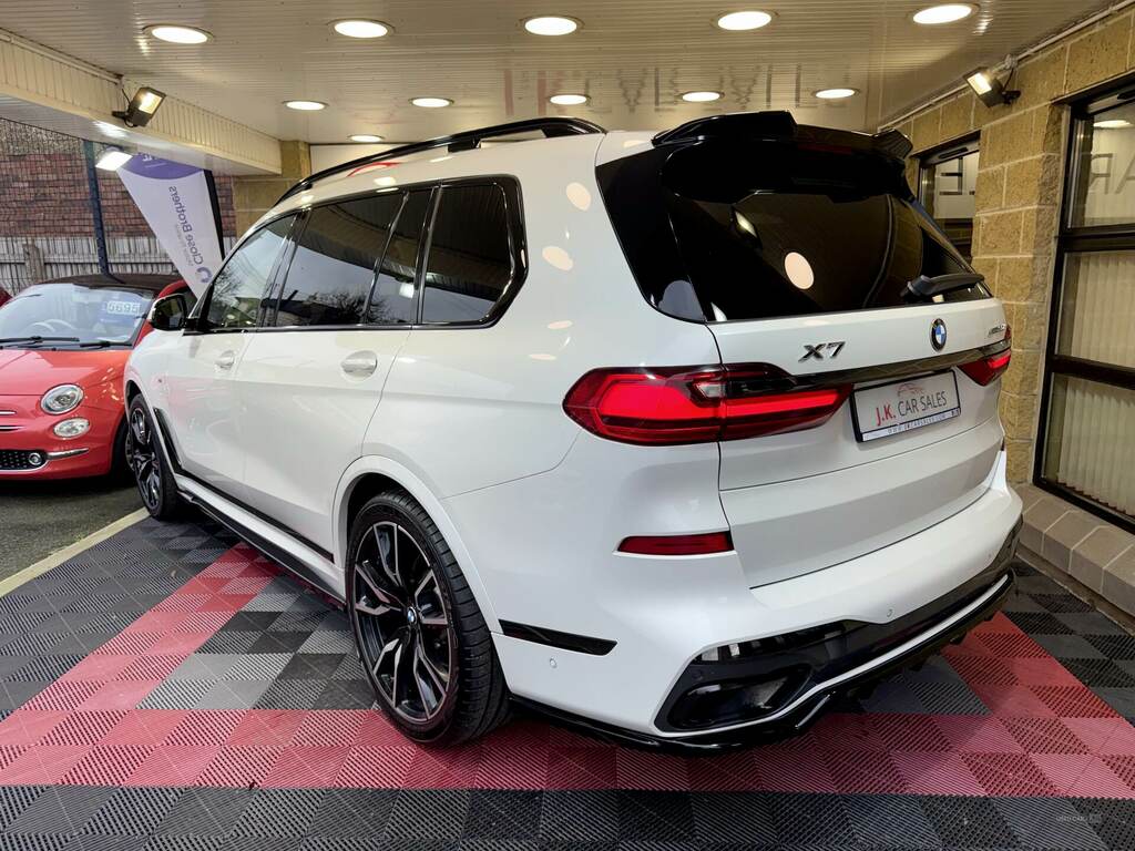 BMW X7 Xdrive30d M Sport Step DYZ7139 White #4
