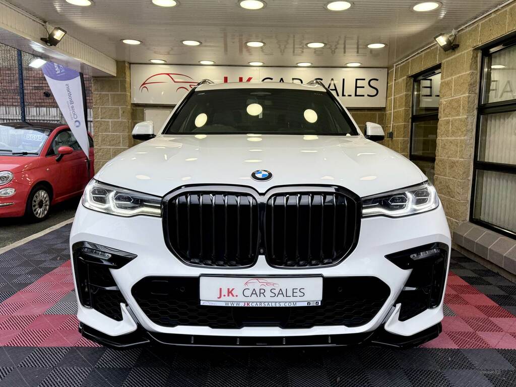BMW X7 Xdrive30d M Sport Step DYZ7139 White #6