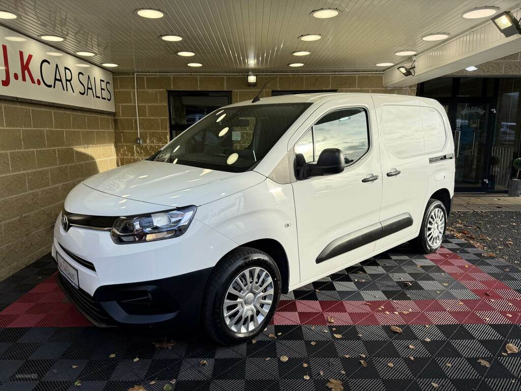 Toyota Proace City 1.5D 100 Icon Van HMZ7696 White #4