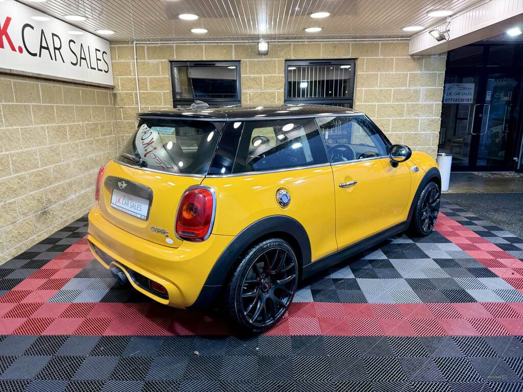 Mini Hatch 2.0 Cooper S Orange