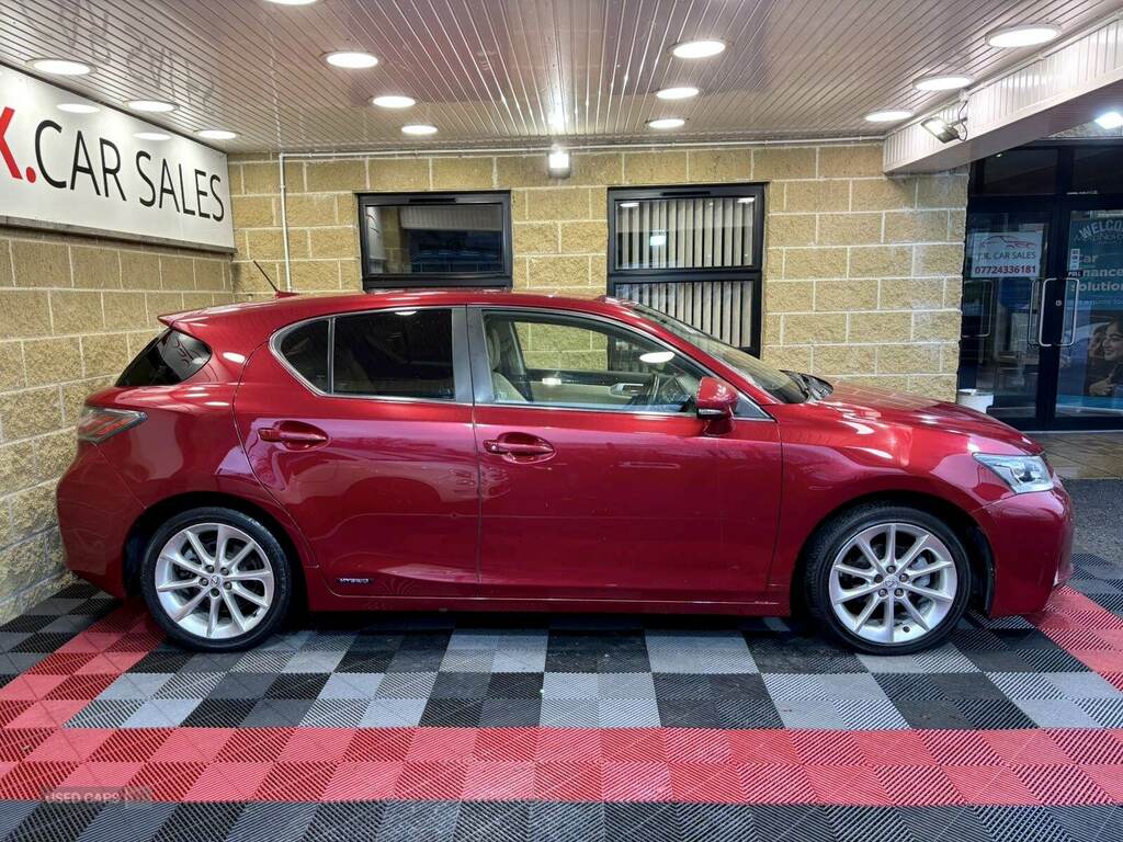 Lexus CT 200H 1.8 Se-l Premier Cvt BF62SBZ Red #3