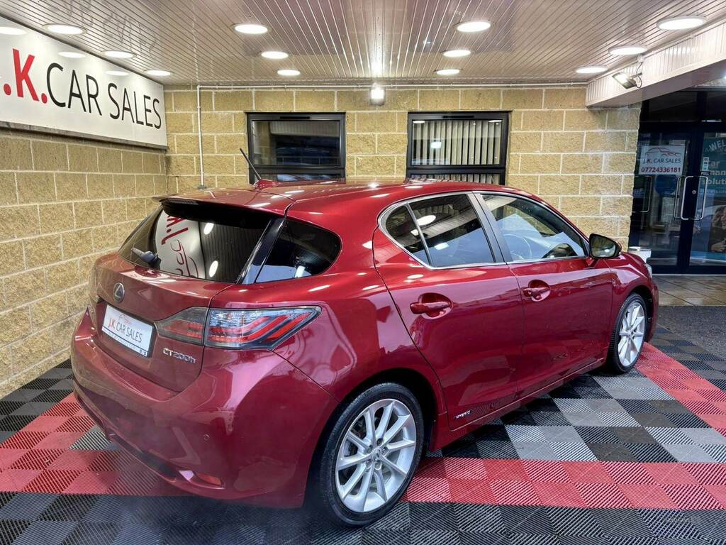 Lexus CT 200H 1.8 Se-l Premier Cvt BF62SBZ Red #2