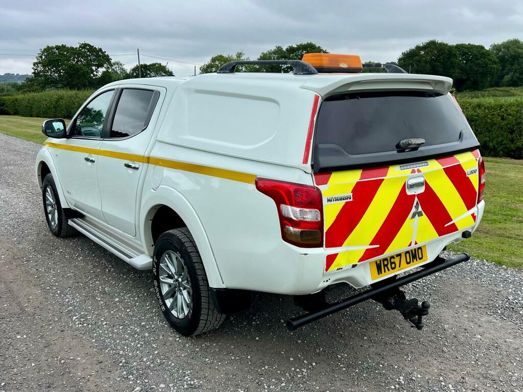 Mitsubishi L200 2.4 Di-d Titan Double Cab 2017 WR67OMO White #4