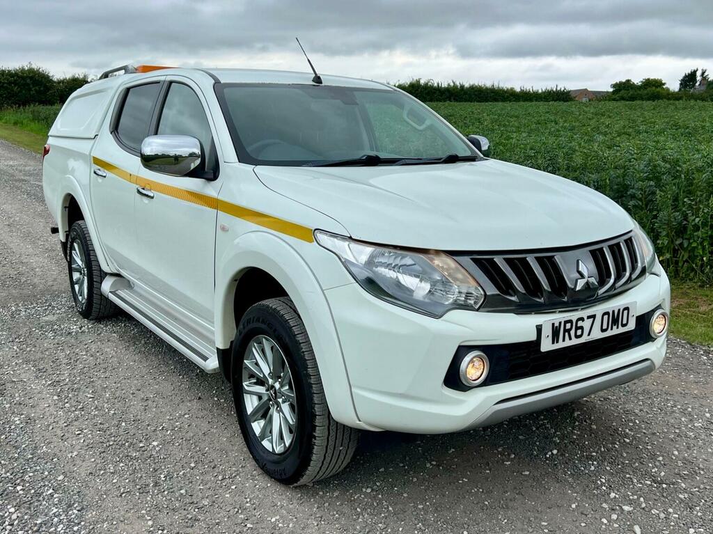 Mitsubishi L200 2.4 Di-d Titan Double Cab 2017 WR67OMO White #2
