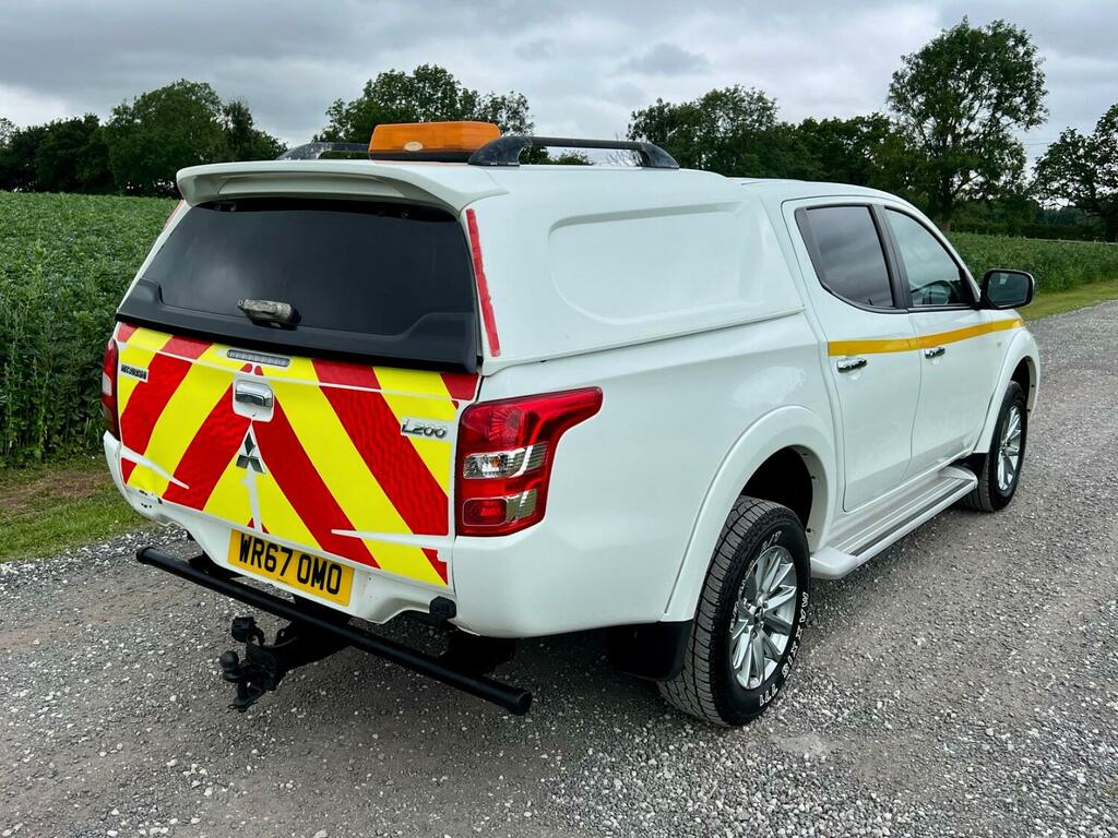 Mitsubishi L200 2.4 Di-d Titan Double Cab 2017 WR67OMO White #3