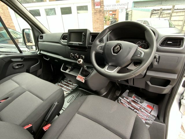 Renault Master Master 2.3 144 Bhp YY23HVC White #2