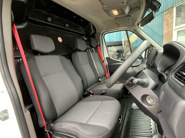 Renault Master Master 2.3 144 Bhp YY23HVC White #4
