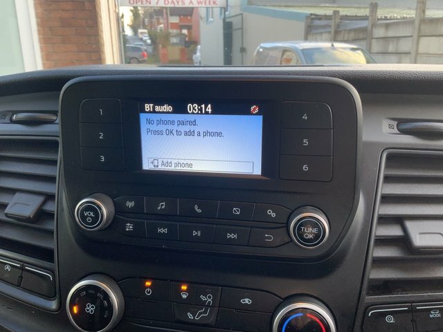 Ford Transit Custom 2.0 350 Ecoblue Leader BC21ZRD White #4