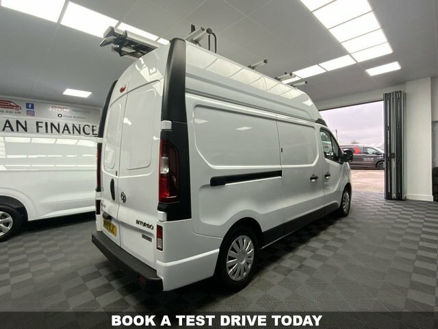 Vauxhall Vivaro 1.6 Cdti 2900 Biturbo MM19XJC White #2
