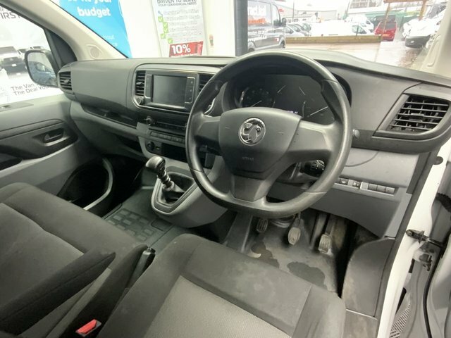Vauxhall Vivaro 1.5 Turbo D 2900 DS72WLD White #4