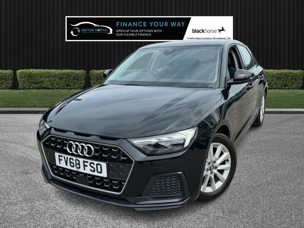 Audi A1 1L Sport Black #3