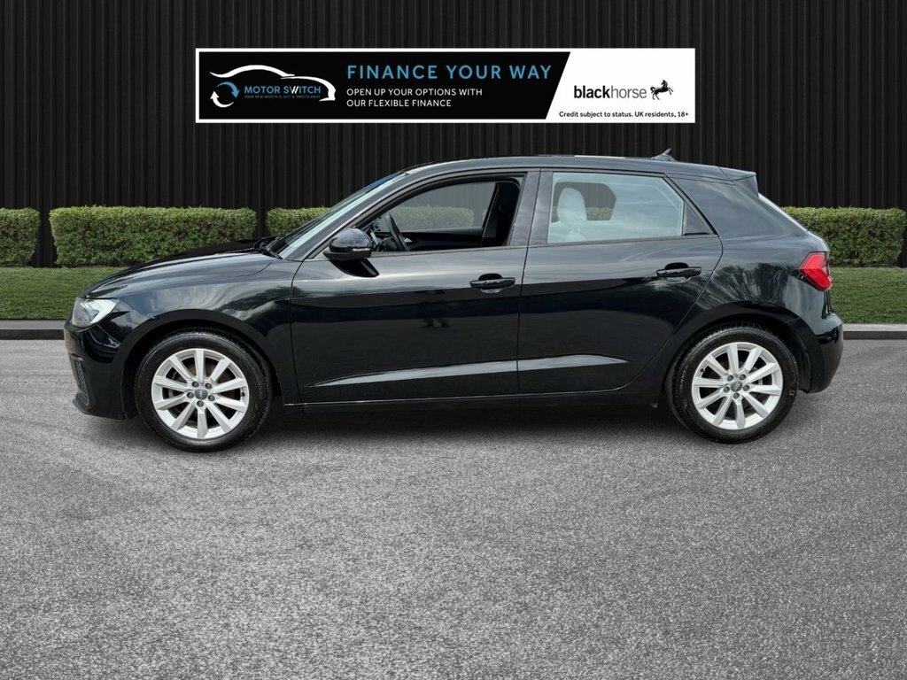 Audi A1 1L Sport Black #4