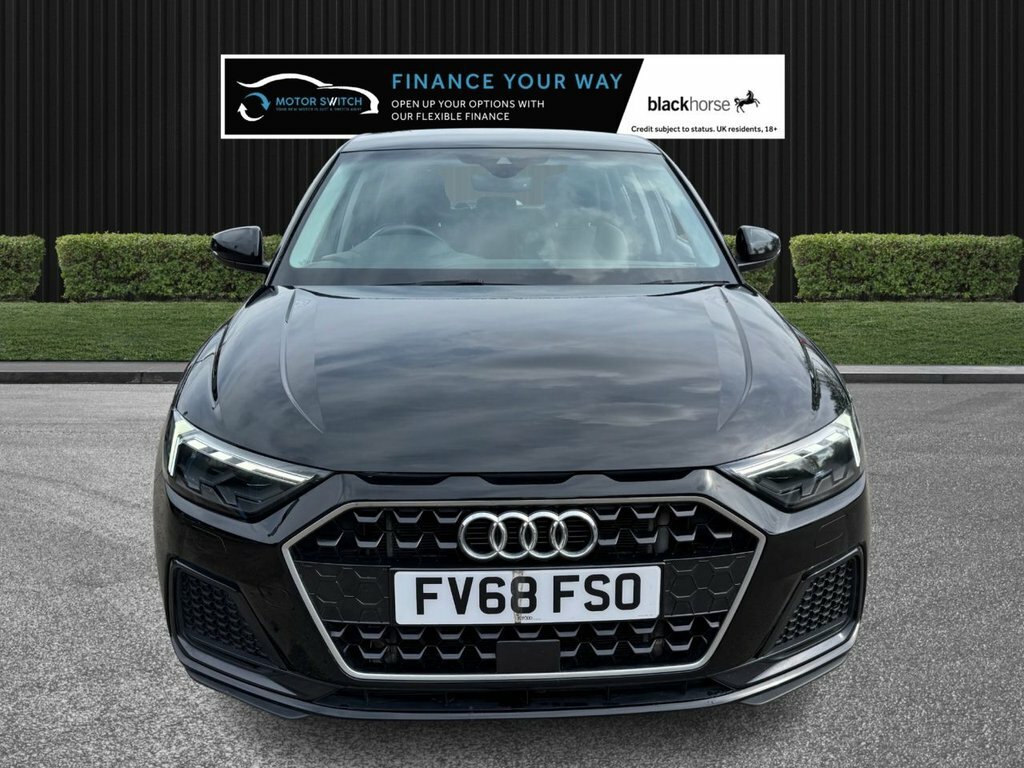 Audi A1 1L Sport Black #2