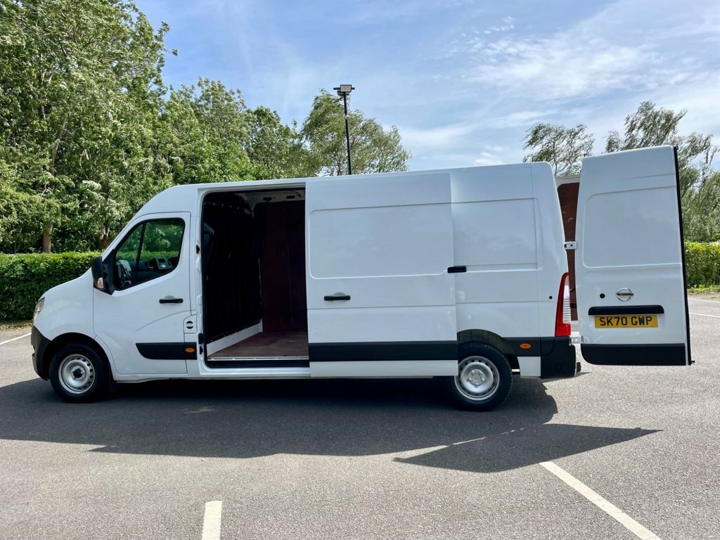 Nissan NV400 2.3L Tekna White #6