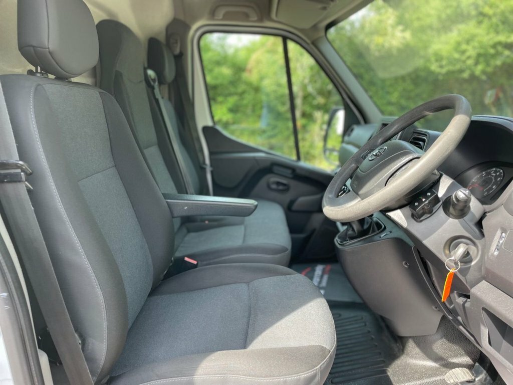 Nissan NV400 2.3L Tekna White #4
