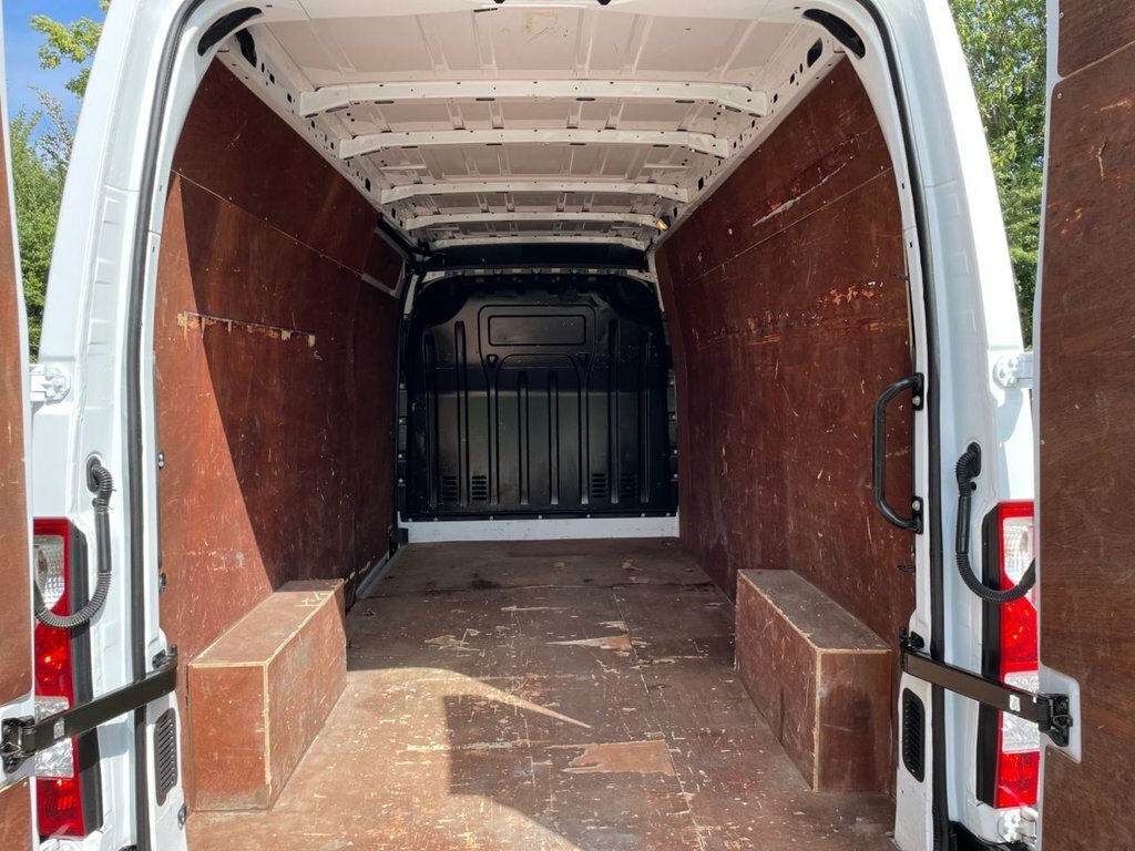 Nissan NV400 2.3L Tekna White #3
