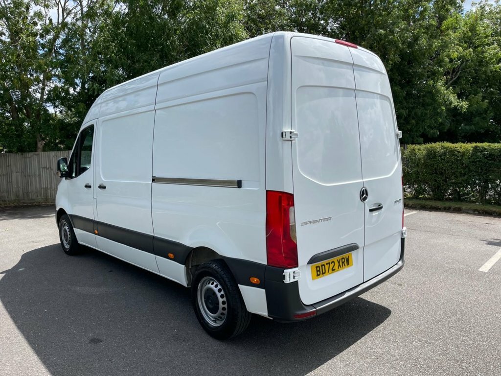 Mercedes-Benz Sprinter 2L Progressive BD72XRW White #2