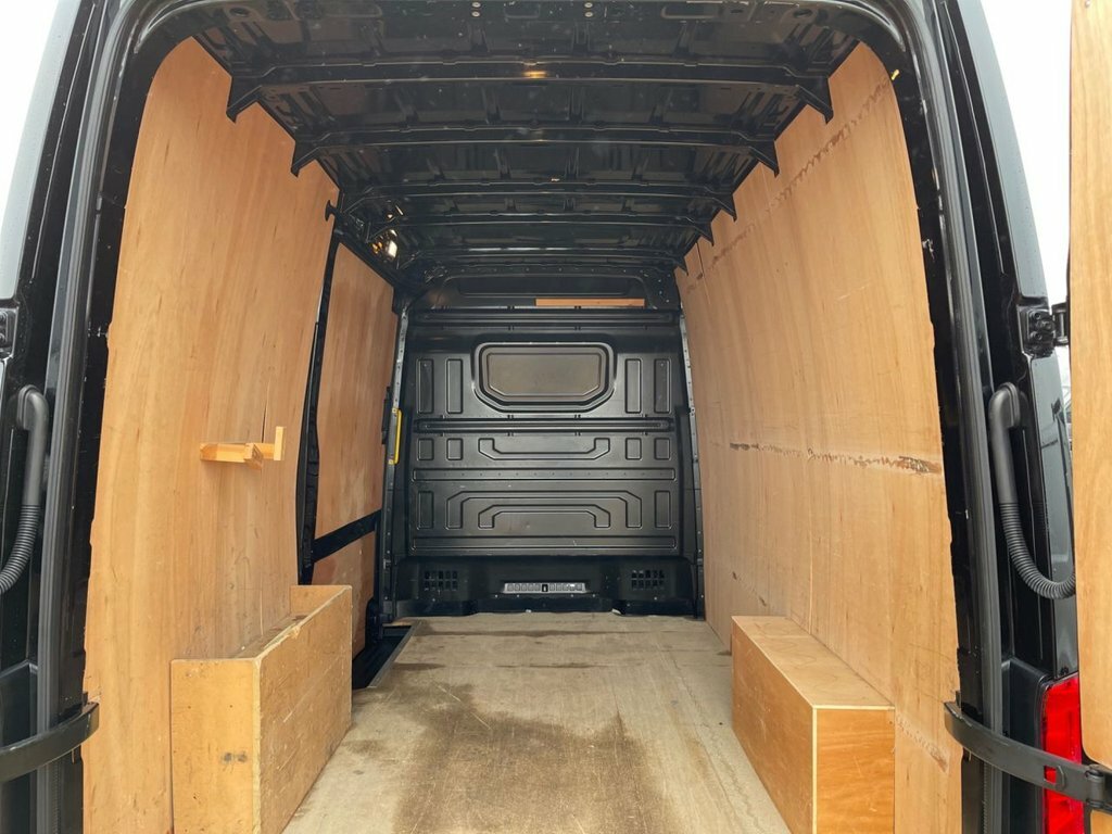 Volkswagen Crafter 2L Startline Black #3
