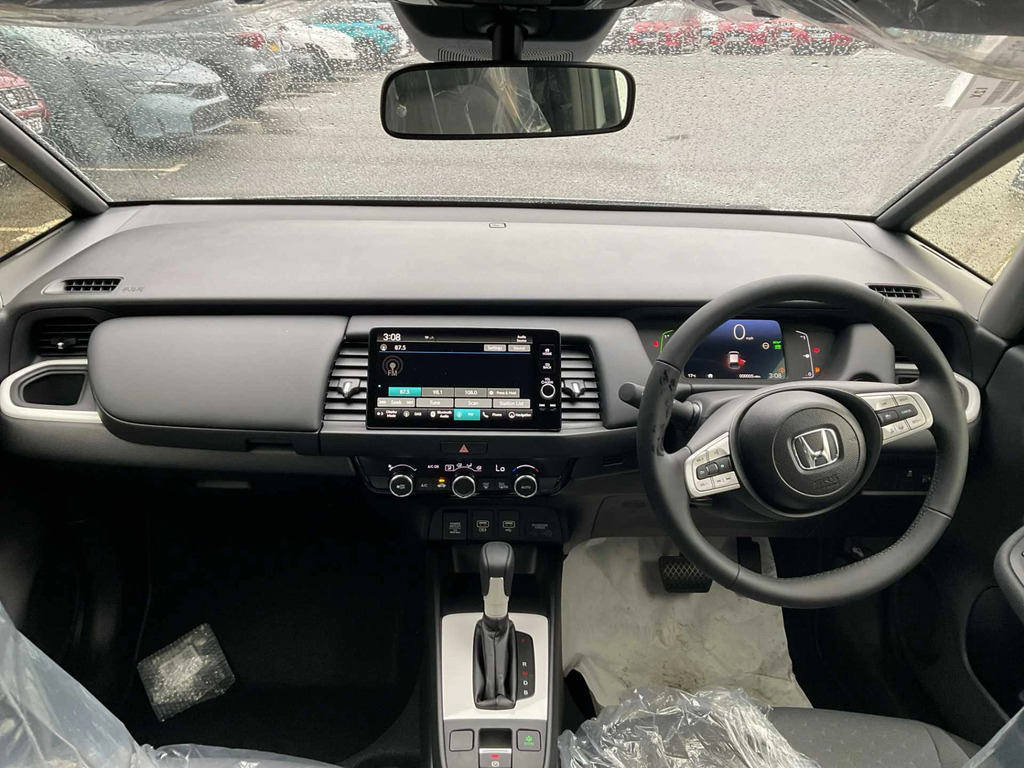 Honda Jazz 1.5 I-mmd Hybrid Elegance Ecvt White #4
