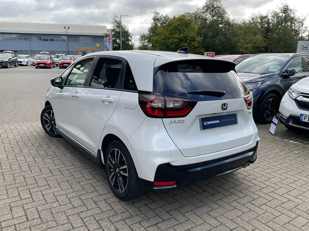 Honda Jazz 1.5 I-mmd Hybrid Advance Sport Ecvt White #3