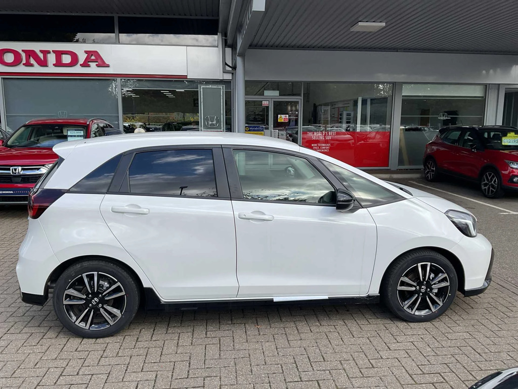 Honda Jazz 1.5 I-mmd Hybrid Advance Sport Ecvt White #5