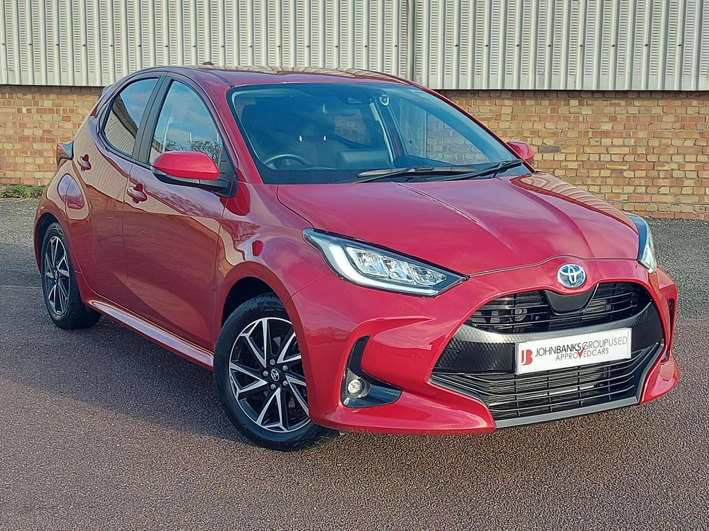 Toyota Yaris Design Hev Cvt Red