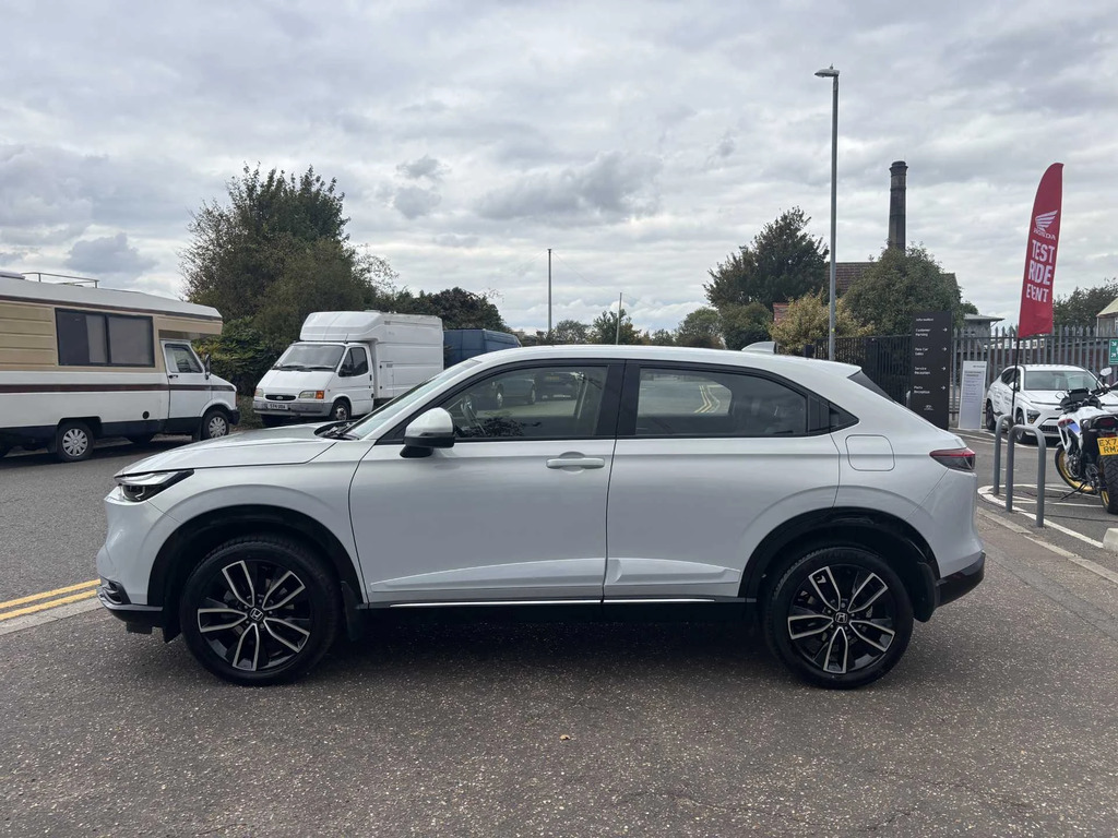Honda Hr-V 1.5 Ehev Advance Cvt AE73TCV White #4