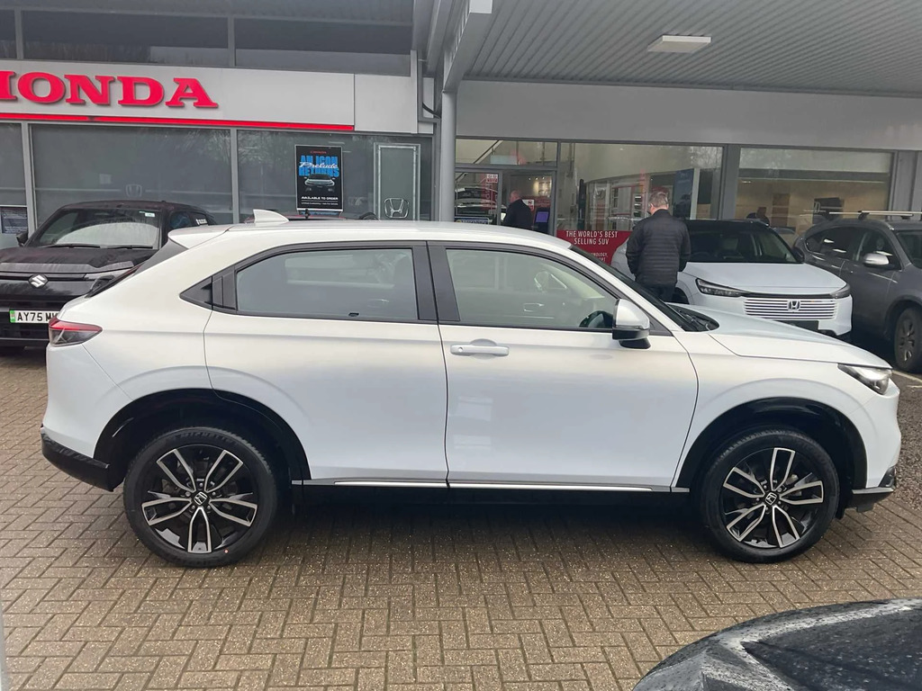Honda Hr-V 1.5 I-mmd Advance Cvt AY22ONR White #5