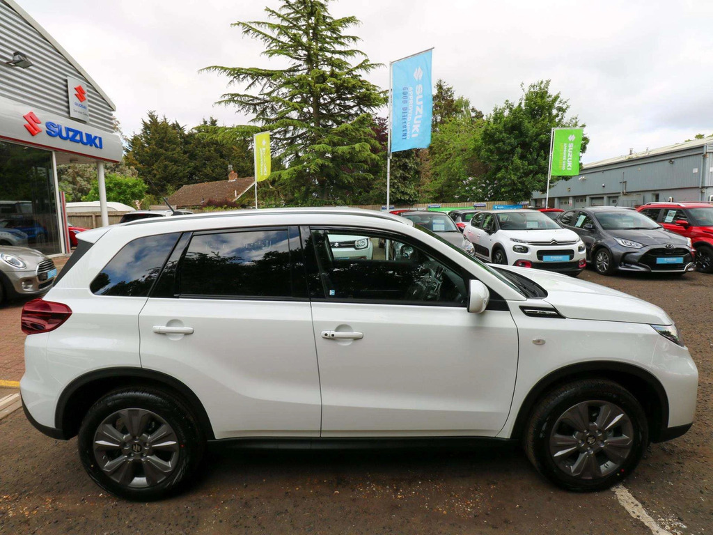 Suzuki Vitara 1.4 Boosterjet Mhev 109 Motion 32025 White #2
