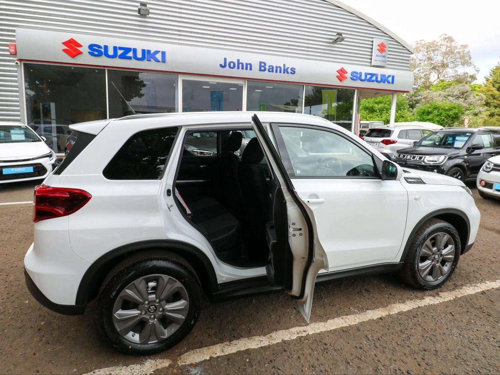 Suzuki Vitara 1.4 Boosterjet Mhev 109 Motion 32025 White #4