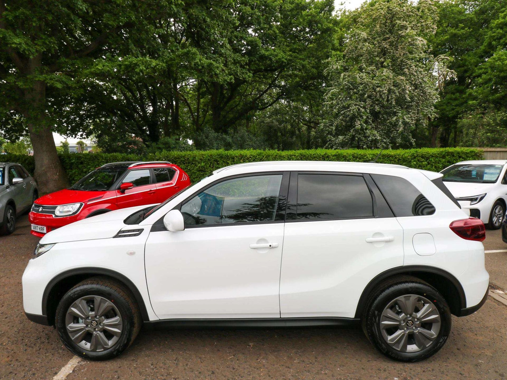 Suzuki Vitara 1.4 Boosterjet Mhev 109 Motion 32025 White #3
