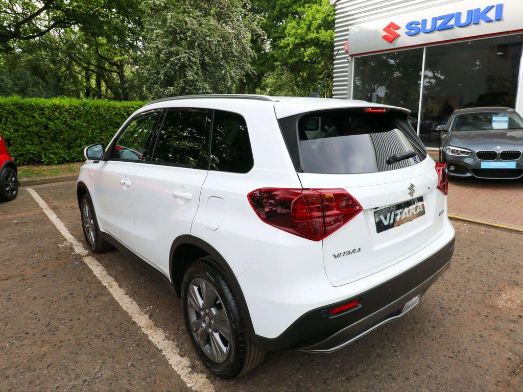 Suzuki Vitara 1.4 Boosterjet Mhev 109 Motion 32025 White #5