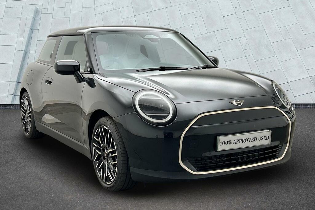 Mini Hatch Cooper E Black