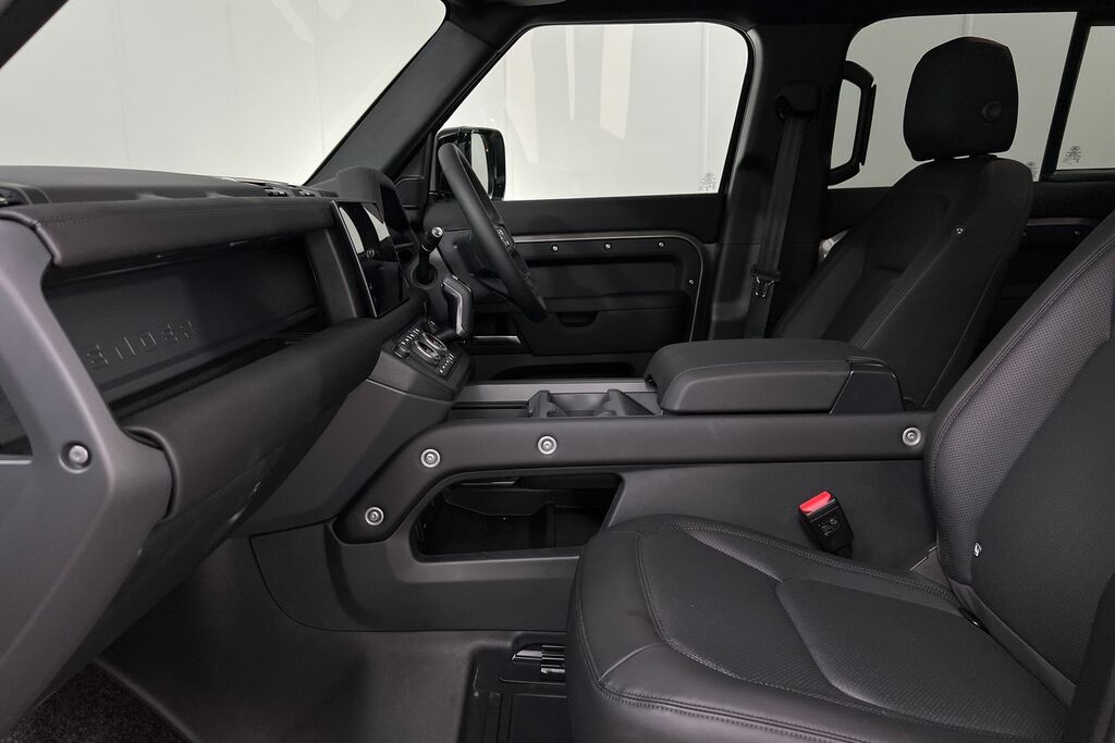 Land Rover Defender 130 D350 130 X-dynamic Se SO25EPX Silver #3