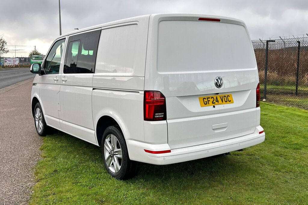 Volkswagen Transporter 2.0 Tdi 150 Highline Kombi Van Dsg GF24VOC White #3