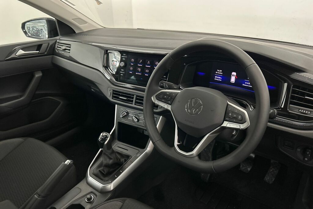 Volkswagen Polo 1.0 Life SV75YUB Black #6