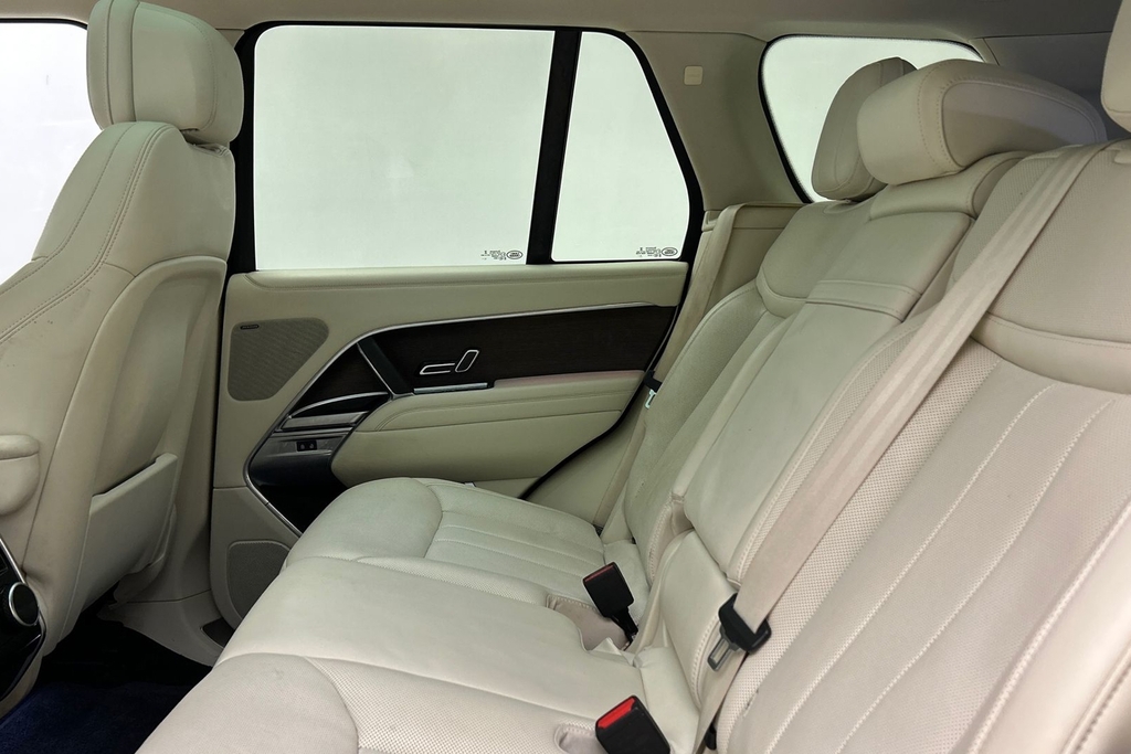Land Rover Range Rover P440e Se Black #4