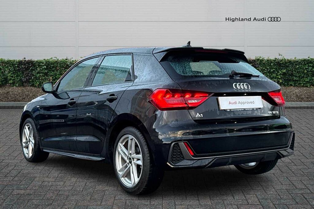 Audi A1 S Line 35 Tfsi 150 Ps S Tronic PF72NUY Black #3