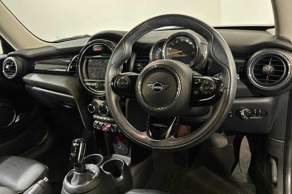 Mini Hatch 3-Door Cooper Exclusive YB70KVY Blue #4