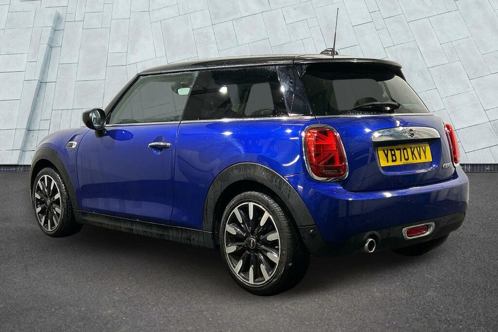 Mini Hatch 3-Door Cooper Exclusive YB70KVY Blue #2