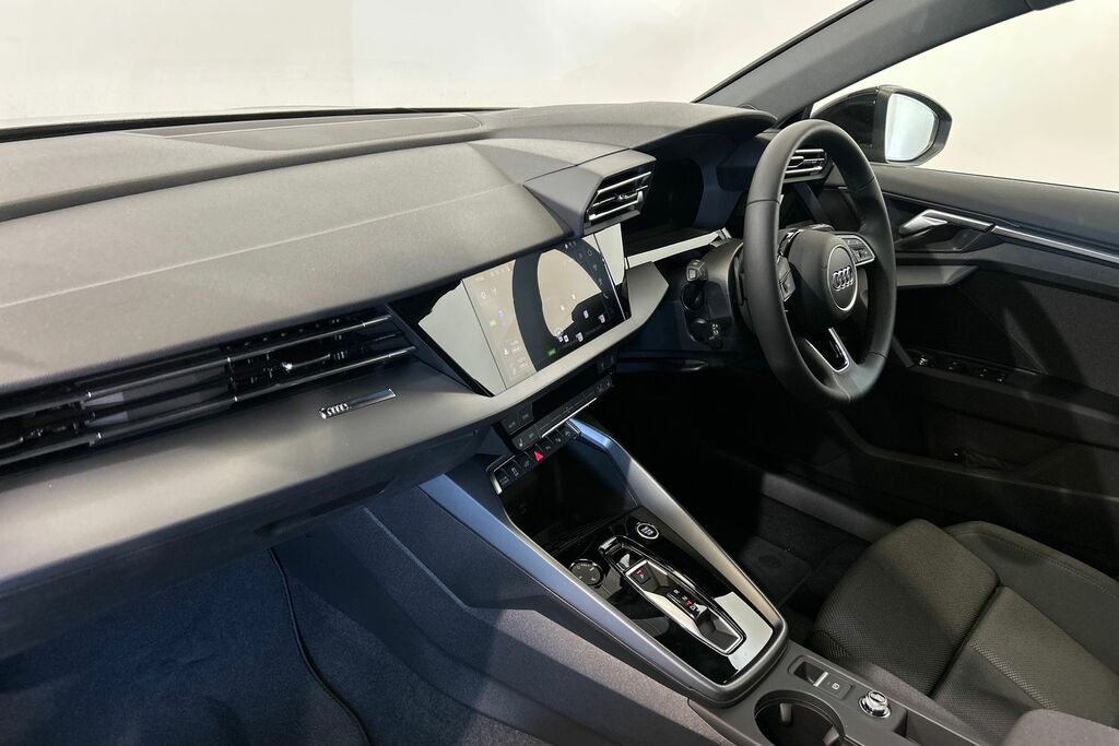 Audi A3 Sport 40 Tfsi E 204 Ps S Tronic SV75WJD Black #2