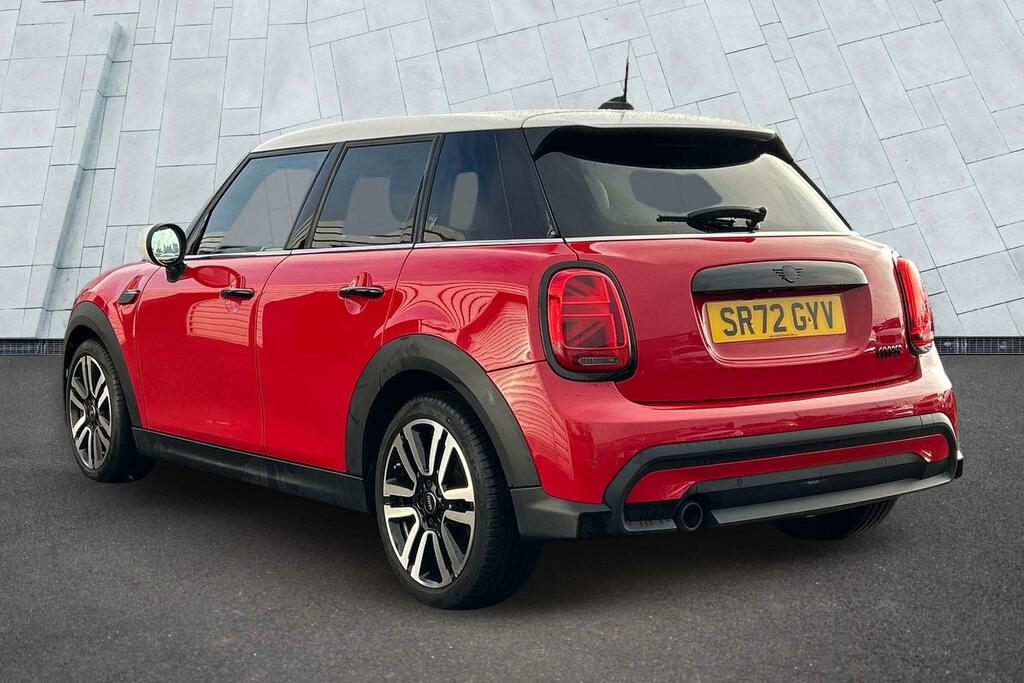 Mini Hatch 5-Door Cooper Exclusive SR72GYV Red #2