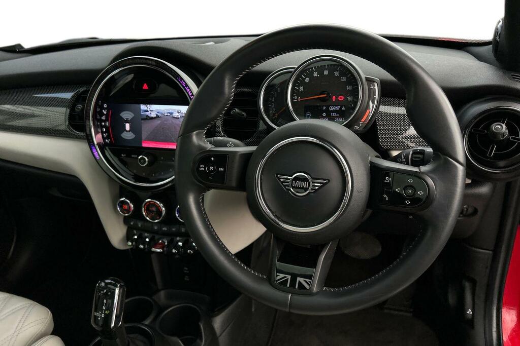Mini Hatch 5-Door Cooper Exclusive SR72GYV Red #5