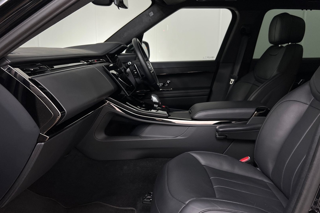 Land Rover Range Rover Sport D300 Autobiography KW74BVB Black #3