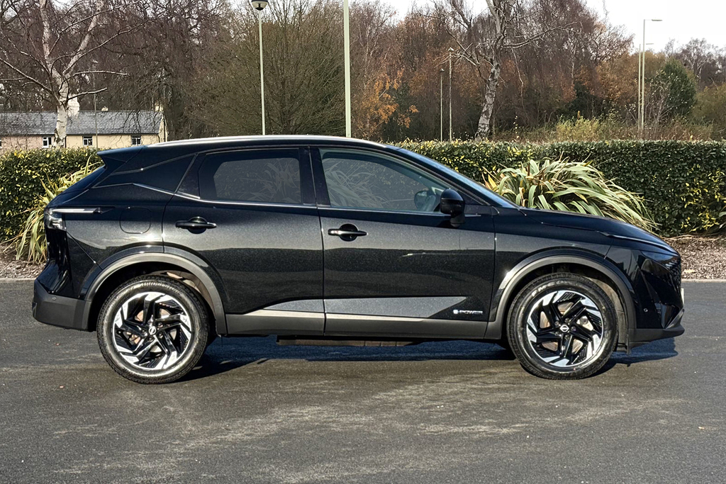 Nissan Qashqai E-power N-connecta SV25ZZX Black #5